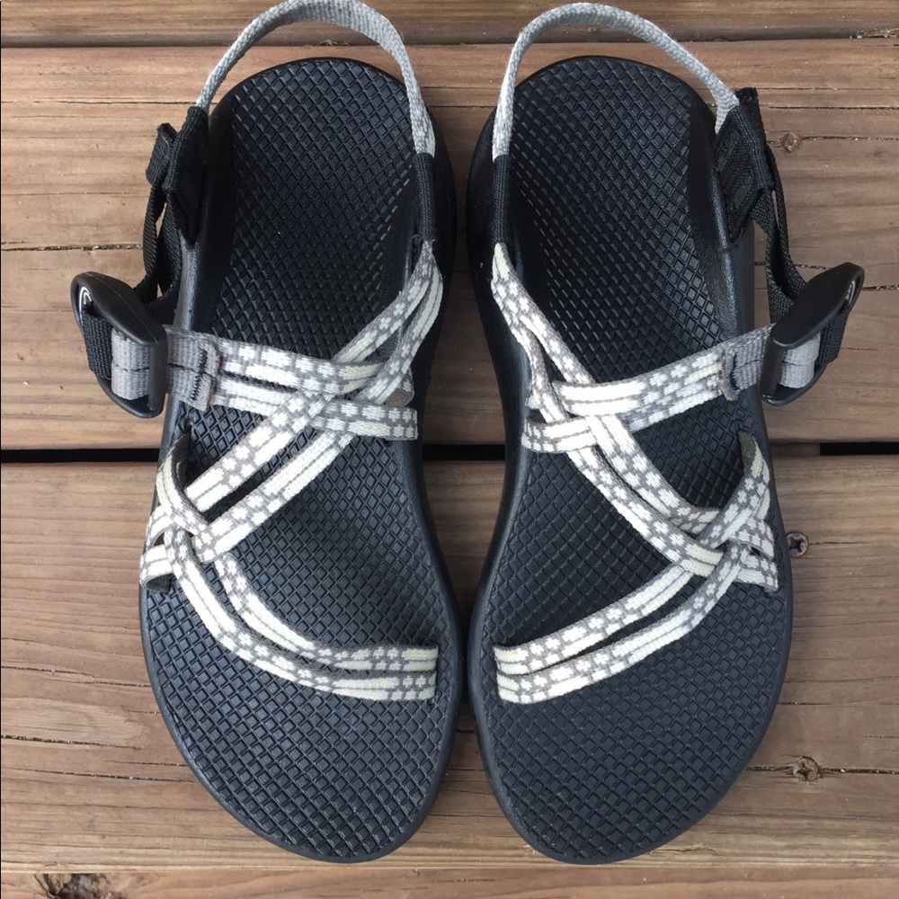 Nearly New Women’s Chacos Size 7.5 | Grey/White